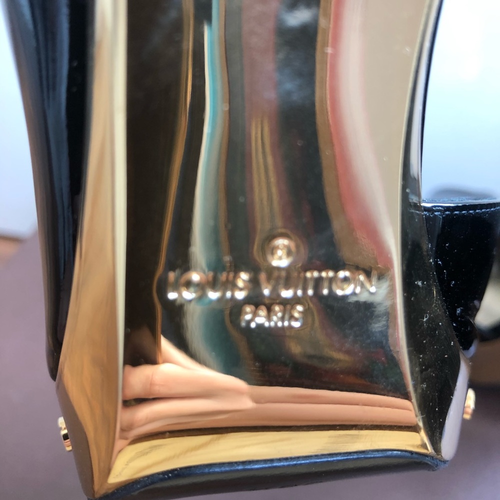 Louis Vuitton Black Patent Leather Pumps 🖤⚜️ - Picture 12 of 16